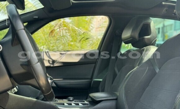 Dieundeu Occasion Citroen DS5 Silver Auto in Dakar in Dakar Dieundeu Occasion Citroen DS5 Silver Auto in Dakar in Dakar