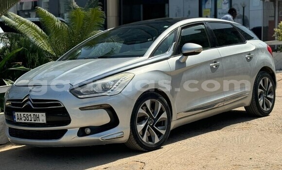 Dieundeu Occasion Citroen DS5 Silver Auto in Dakar in Dakar Dieundeu Occasion Citroen DS5 Silver Auto in Dakar in Dakar