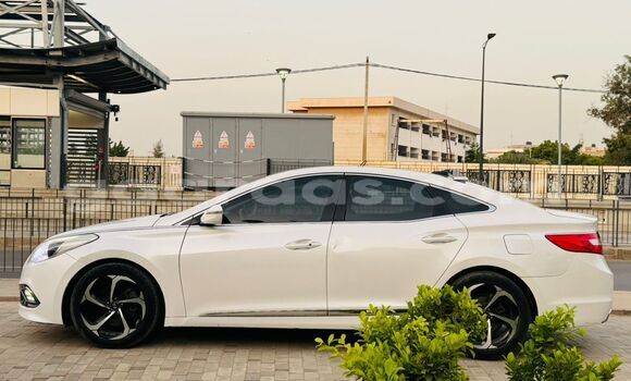 Dieundeu Occasion Hyundai Grandeur White Auto in Dakar in Dakar Dieundeu Occasion Hyundai Grandeur White Auto in Dakar in Dakar
