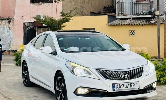 Dieundeu Occasion Hyundai Grandeur White Auto in Dakar in Dakar Dieundeu Occasion Hyundai Grandeur White Auto in Dakar in Dakar