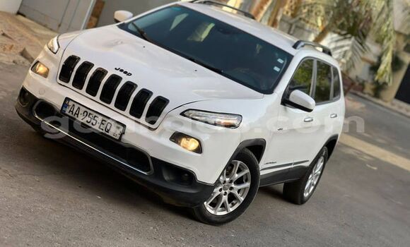 Buy Used Jeep Cherokee White Car in Dakar in Dakar
