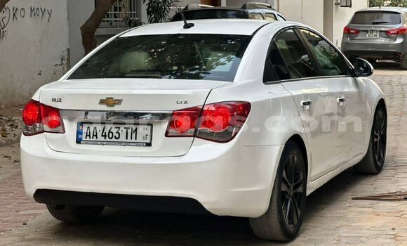 Dieundeu Occasion Chevrolet Cruze White Auto in Dakar in Dakar Dieundeu Occasion Chevrolet Cruze White Auto in Dakar in Dakar