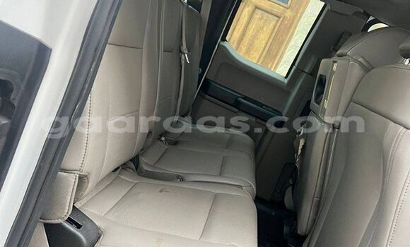 Dieundeu Occasion Ford F–150 White Auto in Dakar in Dakar Dieundeu Occasion Ford F–150 White Auto in Dakar in Dakar