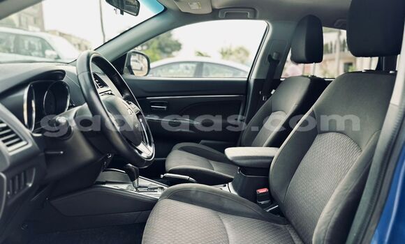 Acheter Import Voiture Mitsubishi Outlander Bleu à Dakar, Dakar Acheter Import Voiture Mitsubishi Outlander Bleu à Dakar, Dakar