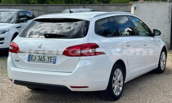 Dieundeu Occasion Kia Sportage White Auto in Dakar in Dakar Dieundeu Occasion Kia Sportage White Auto in Dakar in Dakar