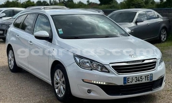 Dieundeu Occasion Kia Sportage White Auto in Dakar in Dakar Dieundeu Occasion Kia Sportage White Auto in Dakar in Dakar