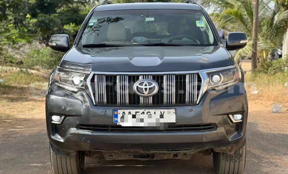 Dieundeu Occasion Toyota Land Cruiser Prado Silver Auto in Dakar in Dakar