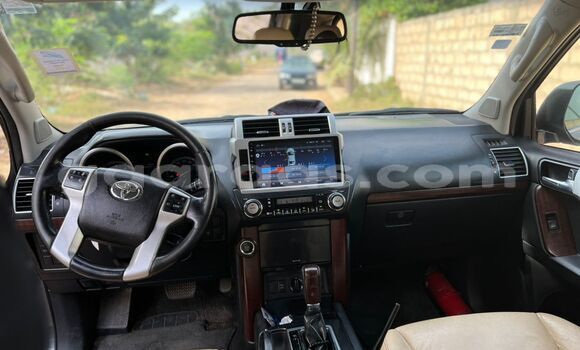 Buy Used Toyota Land Cruiser Prado Silver Car in Dakar in Dakar Buy Used Toyota Land Cruiser Prado Silver Car in Dakar in Dakar