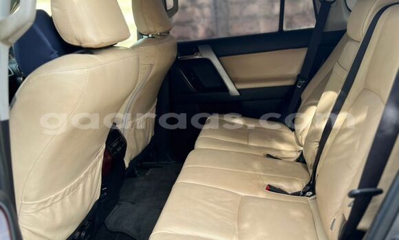 Buy Used Toyota Land Cruiser Prado Silver Car in Dakar in Dakar Buy Used Toyota Land Cruiser Prado Silver Car in Dakar in Dakar