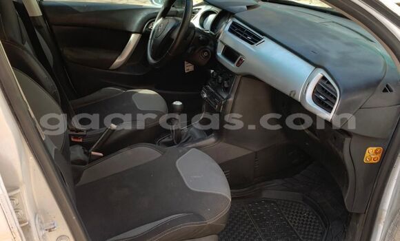 Acheter Occasion Voiture Citroen C3 Blanc à Dakar, Dakar Acheter Occasion Voiture Citroen C3 Blanc à Dakar, Dakar