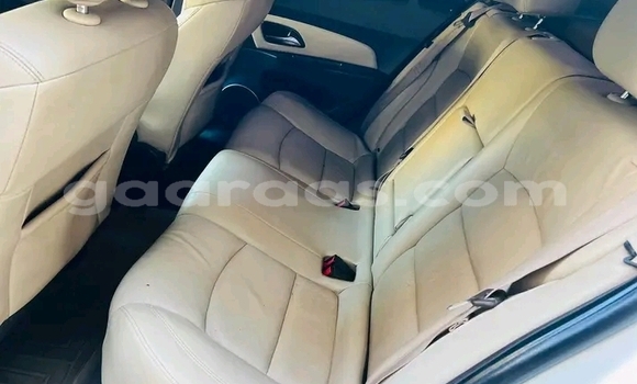 Dieundeu Occasion Chevrolet Cruze White Auto in Dakar in Dakar Dieundeu Occasion Chevrolet Cruze White Auto in Dakar in Dakar