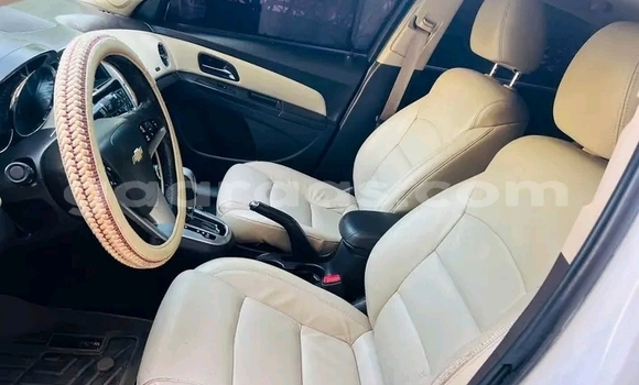 Dieundeu Occasion Chevrolet Cruze White Auto in Dakar in Dakar Dieundeu Occasion Chevrolet Cruze White Auto in Dakar in Dakar