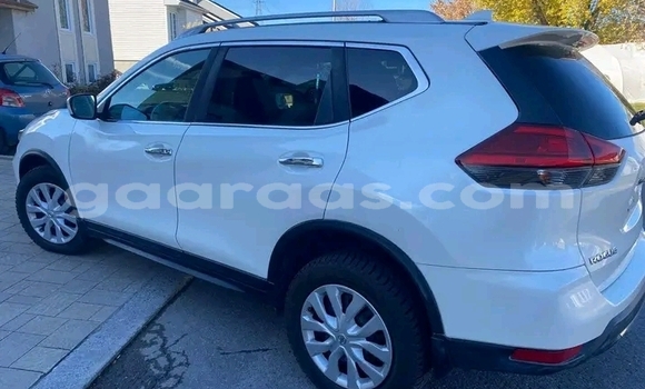 Buy Used Nissan Rogue White Car in Dakar in Dakar
