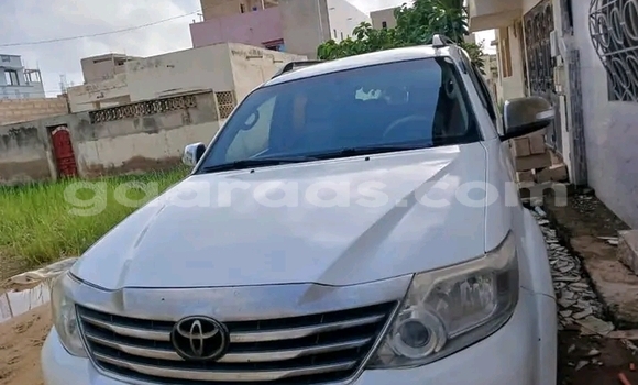 Dieundeu Occasion Toyota Fortuner White Auto in Dakar in Dakar Dieundeu Occasion Toyota Fortuner White Auto in Dakar in Dakar