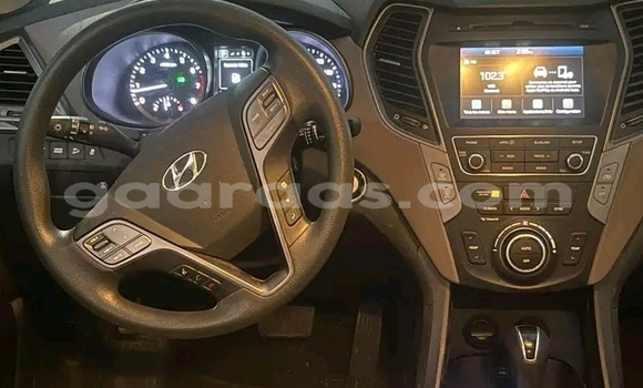 Dieundeu Occasion Hyundai Santa Fe White Auto in Dakar in Dakar Dieundeu Occasion Hyundai Santa Fe White Auto in Dakar in Dakar