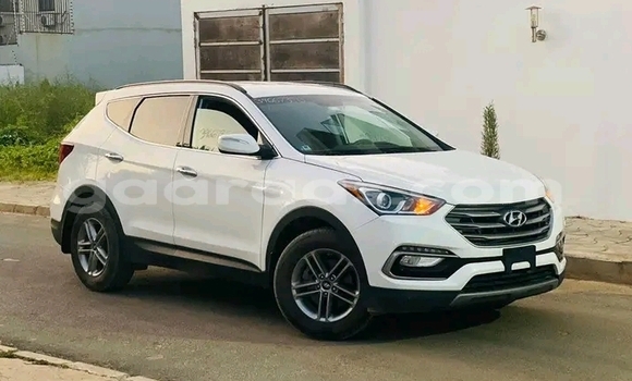 Dieundeu Occasion Hyundai Santa Fe White Auto in Dakar in Dakar Dieundeu Occasion Hyundai Santa Fe White Auto in Dakar in Dakar