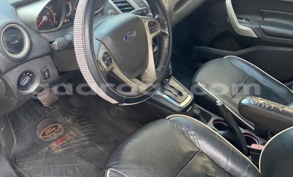 Acheter Occasion Voiture Ford Fiesta Noir à Dakar, Dakar Acheter Occasion Voiture Ford Fiesta Noir à Dakar, Dakar