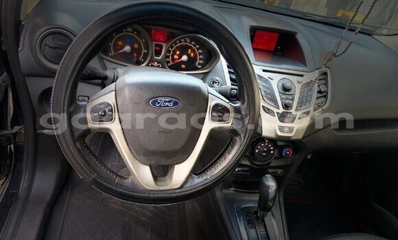 Acheter Occasion Voiture Ford Fiesta Noir à Dakar, Dakar Acheter Occasion Voiture Ford Fiesta Noir à Dakar, Dakar