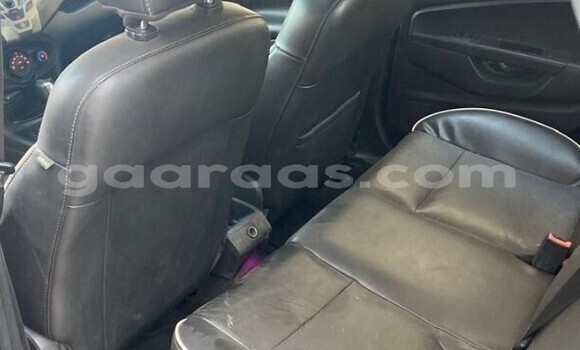 Acheter Occasion Voiture Ford Fiesta Noir à Dakar, Dakar Acheter Occasion Voiture Ford Fiesta Noir à Dakar, Dakar