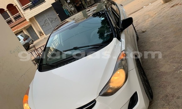 Dieundeu Occasion Hyundai Elantra White Auto in Dakar in Dakar
