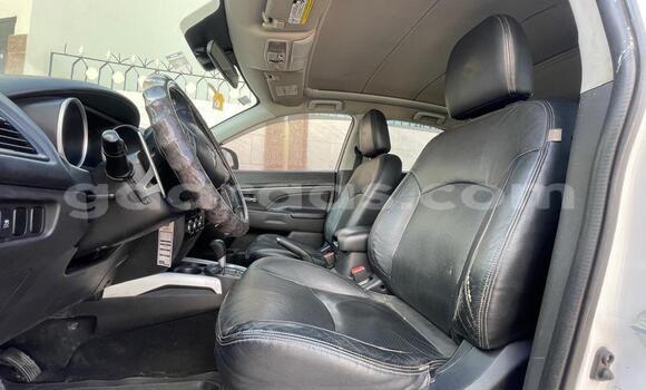 Dieundeu Occasion Mitsubishi RVR White Auto in Dakar in Dakar Dieundeu Occasion Mitsubishi RVR White Auto in Dakar in Dakar