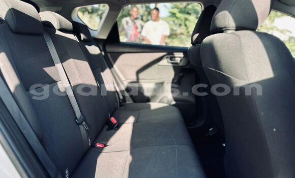 Buy Import Toyota Auris White Car in Dakar in Dakar Buy Import Toyota Auris White Car in Dakar in Dakar