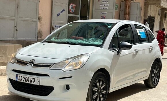 Acheter Occasion Voiture Citroen C3 Blanc à Dakar, Dakar Acheter Occasion Voiture Citroen C3 Blanc à Dakar, Dakar