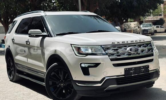 Buy Import Ford Explorer White Car in Dakar in Dakar Buy Import Ford Explorer White Car in Dakar in Dakar