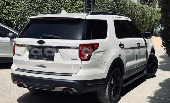 Buy Import Ford Explorer White Car in Dakar in Dakar Buy Import Ford Explorer White Car in Dakar in Dakar