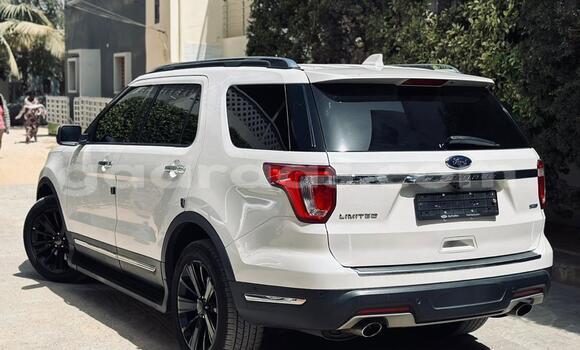Buy Import Ford Explorer White Car in Dakar in Dakar Buy Import Ford Explorer White Car in Dakar in Dakar