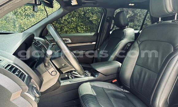 Buy Import Ford Explorer White Car in Dakar in Dakar Buy Import Ford Explorer White Car in Dakar in Dakar