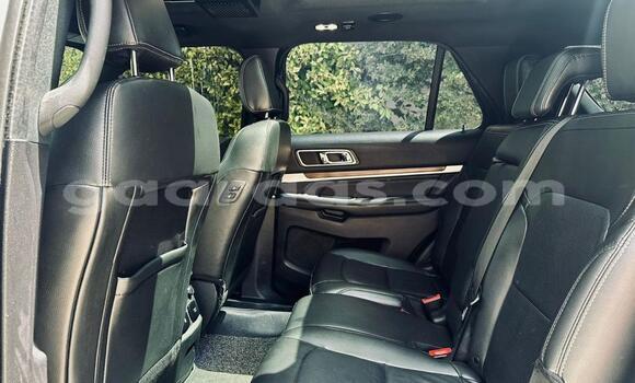 Buy Import Ford Explorer White Car in Dakar in Dakar Buy Import Ford Explorer White Car in Dakar in Dakar