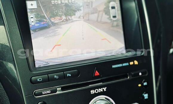 Buy Import Ford Explorer White Car in Dakar in Dakar Buy Import Ford Explorer White Car in Dakar in Dakar