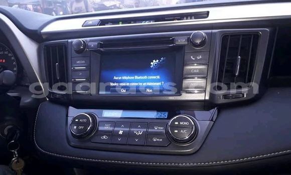 Acheter Occasion Voiture Toyota RAV4 Blanc à Dakar, Dakar Acheter Occasion Voiture Toyota RAV4 Blanc à Dakar, Dakar