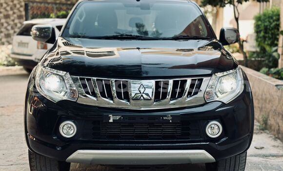 Buy Import Mitsubishi L200 Black Car in Dakar in Dakar