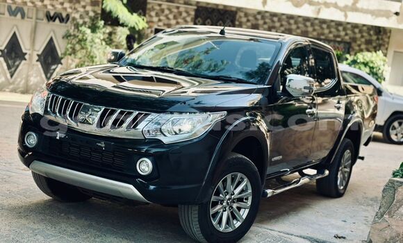 Acheter Import Voiture Mitsubishi L200 Noir à Dakar, Dakar Acheter Import Voiture Mitsubishi L200 Noir à Dakar, Dakar