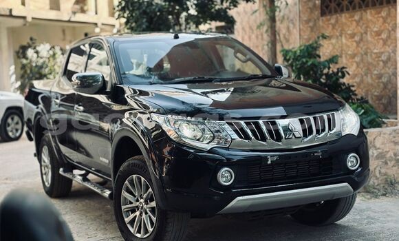 Acheter Import Voiture Mitsubishi L200 Noir à Dakar, Dakar Acheter Import Voiture Mitsubishi L200 Noir à Dakar, Dakar