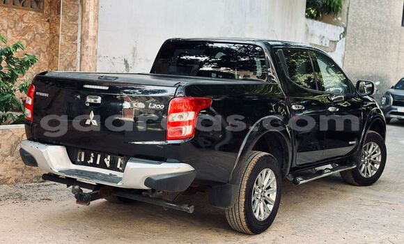 Acheter Import Voiture Mitsubishi L200 Noir à Dakar, Dakar Acheter Import Voiture Mitsubishi L200 Noir à Dakar, Dakar