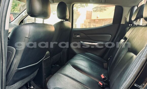 Acheter Import Voiture Mitsubishi L200 Noir à Dakar, Dakar Acheter Import Voiture Mitsubishi L200 Noir à Dakar, Dakar