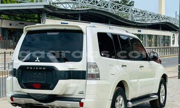 Buy Used Mitsubishi Pajero White Car in Dakar in Dakar Buy Used Mitsubishi Pajero White Car in Dakar in Dakar