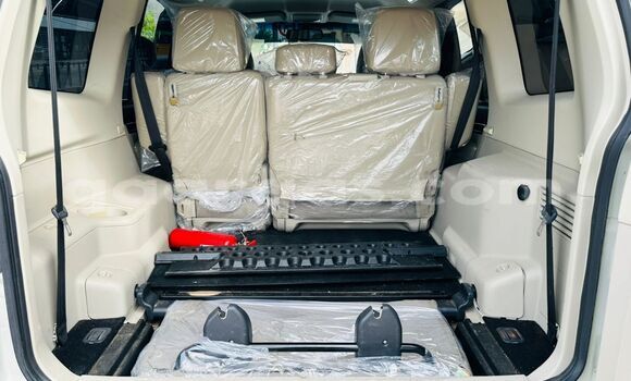 Buy Used Mitsubishi Pajero White Car in Dakar in Dakar Buy Used Mitsubishi Pajero White Car in Dakar in Dakar