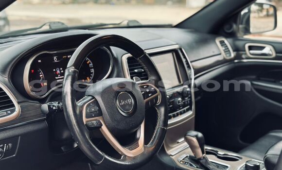 Buy Import Jeep Grand Cherokee Silver Car in Dakar in Dakar Buy Import Jeep Grand Cherokee Silver Car in Dakar in Dakar