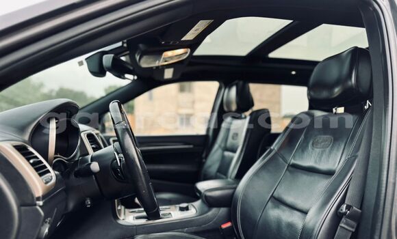 Buy Import Jeep Grand Cherokee Silver Car in Dakar in Dakar Buy Import Jeep Grand Cherokee Silver Car in Dakar in Dakar