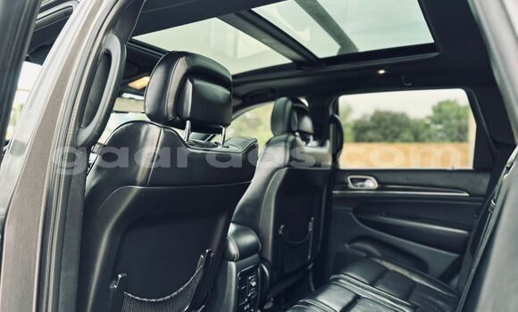 Buy Import Jeep Grand Cherokee Silver Car in Dakar in Dakar Buy Import Jeep Grand Cherokee Silver Car in Dakar in Dakar