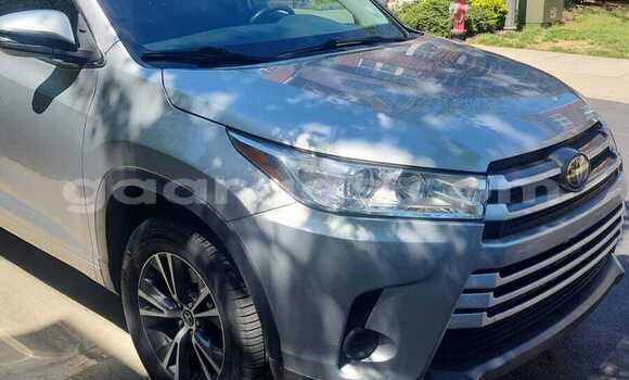 Acheter Import Voiture Toyota Highlander Gris métallisé à Dakar, Dakar Acheter Import Voiture Toyota Highlander Gris métallisé à Dakar, Dakar