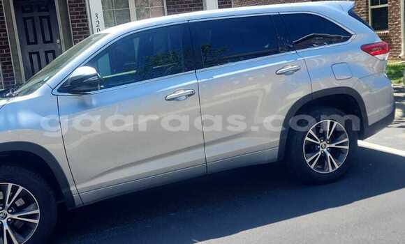 Acheter Import Voiture Toyota Highlander Gris métallisé à Dakar, Dakar Acheter Import Voiture Toyota Highlander Gris métallisé à Dakar, Dakar