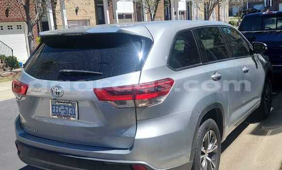Acheter Import Voiture Toyota Highlander Gris métallisé à Dakar, Dakar Acheter Import Voiture Toyota Highlander Gris métallisé à Dakar, Dakar