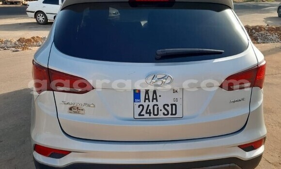Dieundeu Occasion Hyundai Santa Fe Silver Auto in Dakar in Dakar Dieundeu Occasion Hyundai Santa Fe Silver Auto in Dakar in Dakar
