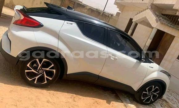 Acheter Occasion Voiture Toyota C-HR Blanc à Dakar, Dakar Acheter Occasion Voiture Toyota C-HR Blanc à Dakar, Dakar
