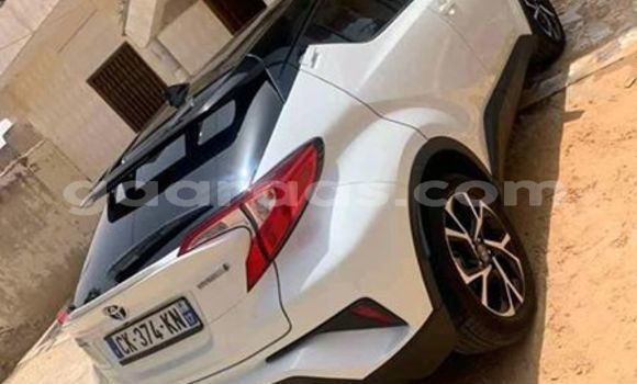 Acheter Occasion Voiture Toyota C-HR Blanc à Dakar, Dakar Acheter Occasion Voiture Toyota C-HR Blanc à Dakar, Dakar
